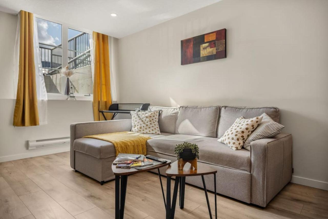Holiday home Private Town With Free Banff Access, Netflix, King Bed, Fully Equipped Kitchen, Sleeps 4